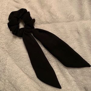 black hair tie scarf